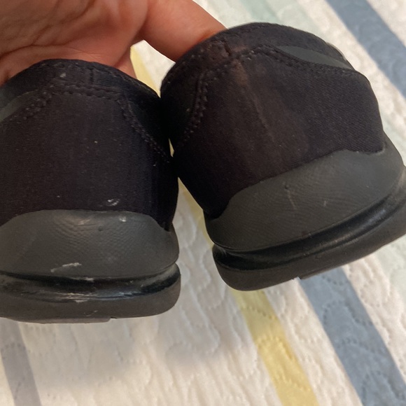 B. Zees confortable shoes size 9 - Picture 3 of 8